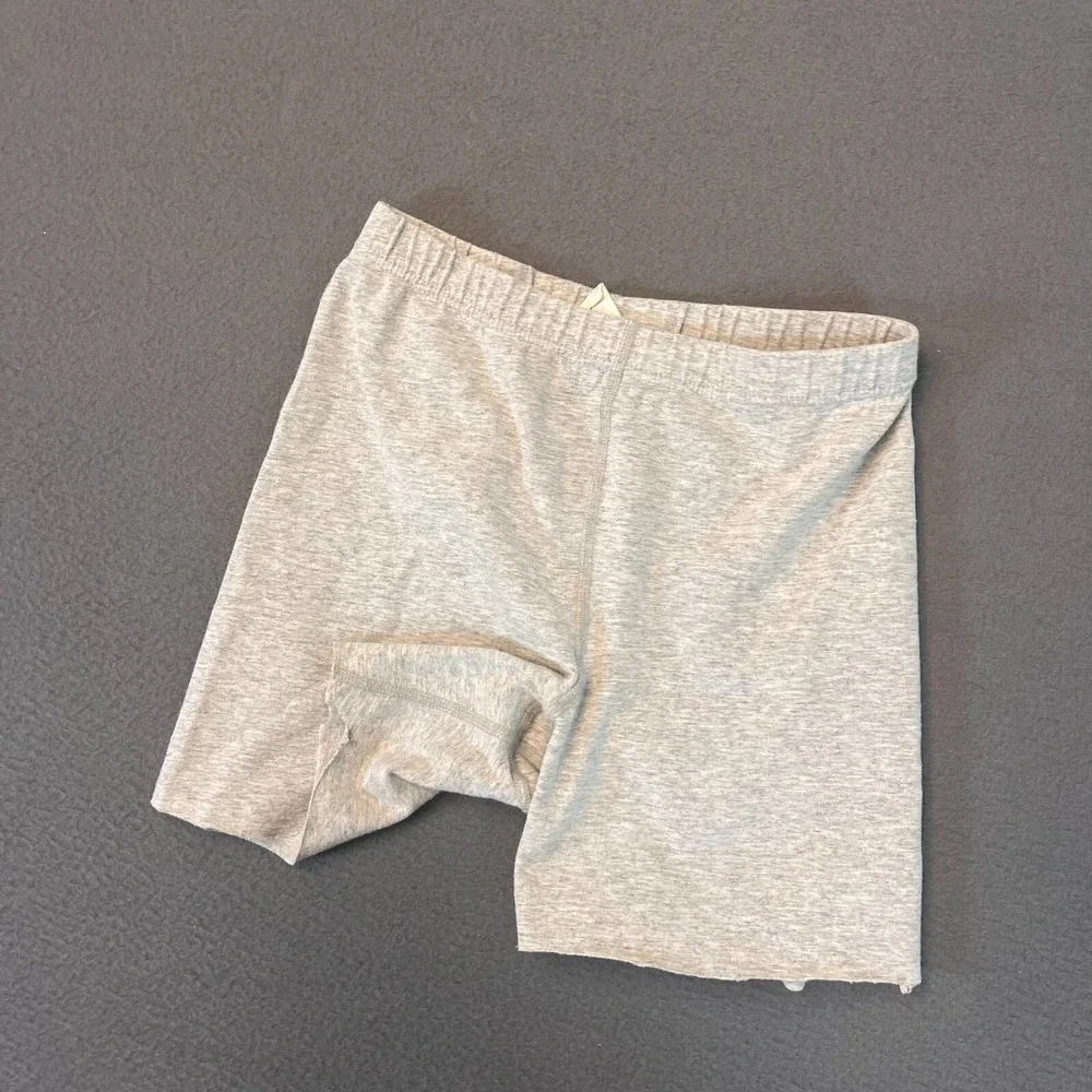 Victoria's Secret Shorts Women's Small Heather Gray Lycra Fitted Shorts Athleisu